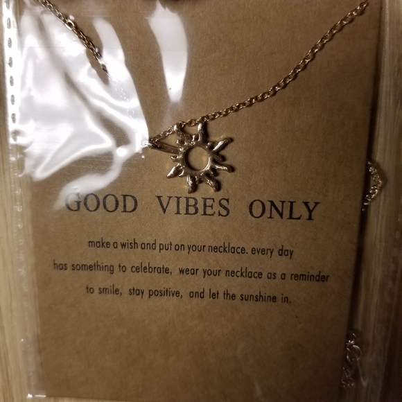 🌞🌞Super Cute Good Vibes Only necklace  in GOLD - Picture 7 of 14